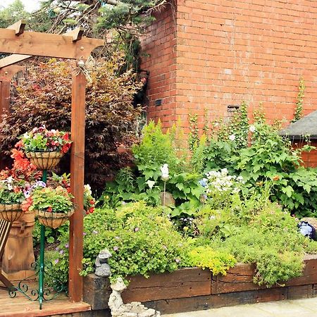 Laurels Bed & Breakfast Oswestry Exterior foto