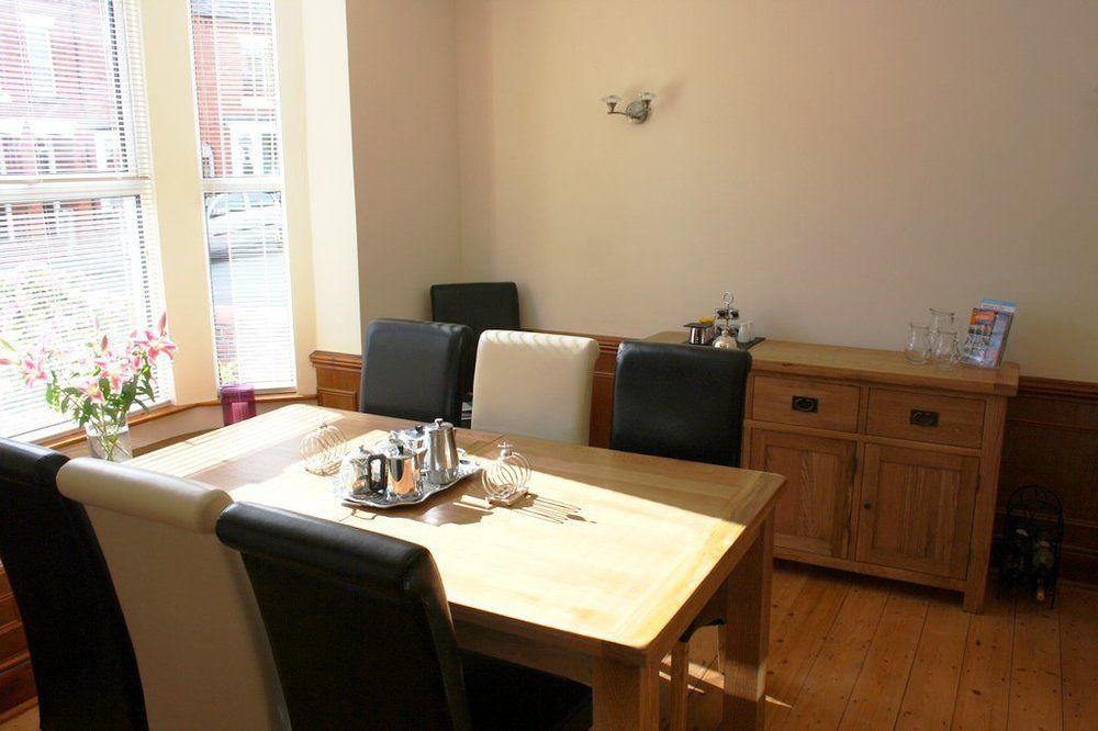 Laurels Bed & Breakfast Oswestry Exterior foto