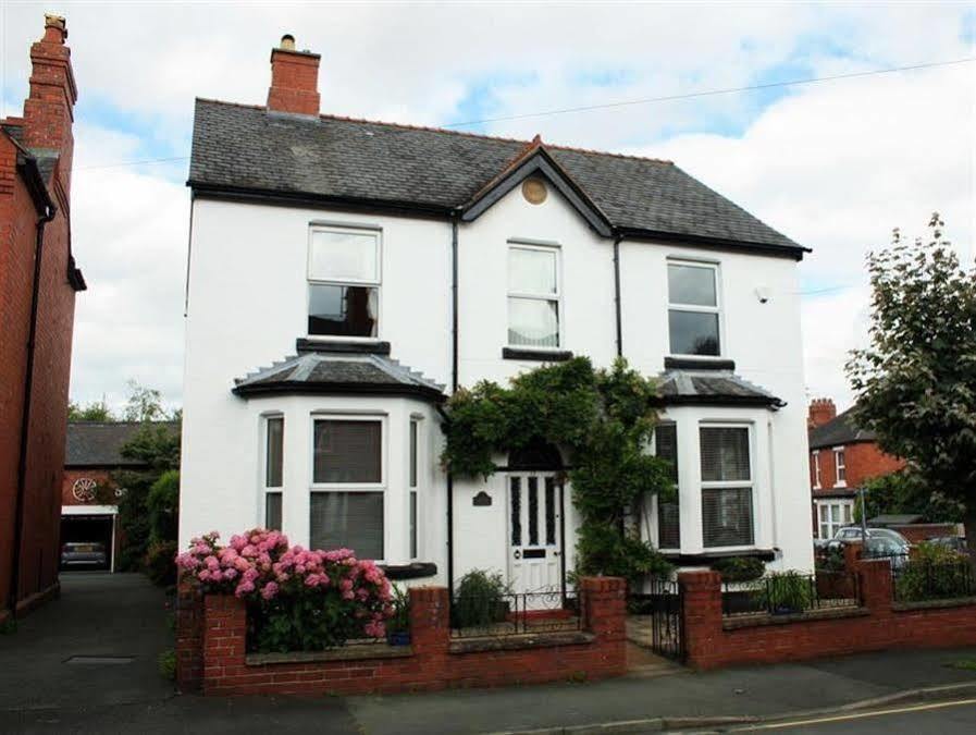 Laurels Bed & Breakfast Oswestry Exterior foto