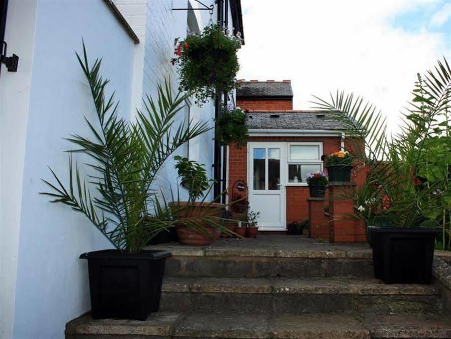 Laurels Bed & Breakfast Oswestry Exterior foto