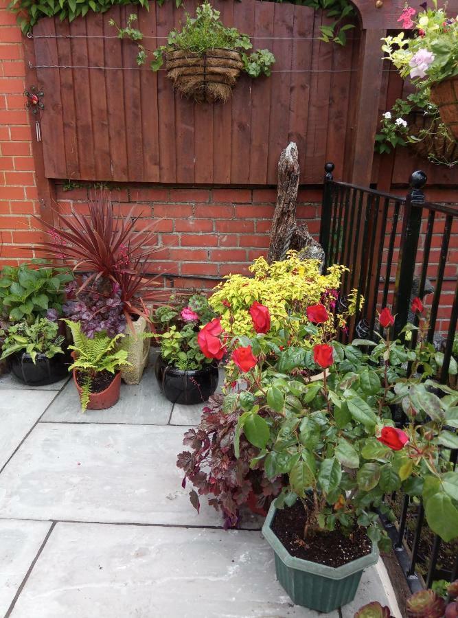 Laurels Bed & Breakfast Oswestry Exterior foto