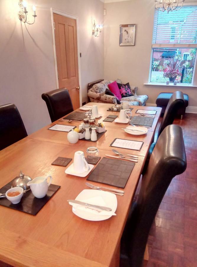 Laurels Bed & Breakfast Oswestry Exterior foto